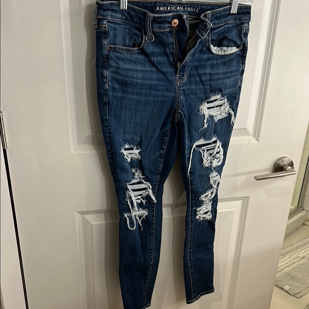 American Eagle Outfitters Women's distressed jegging size 8 short